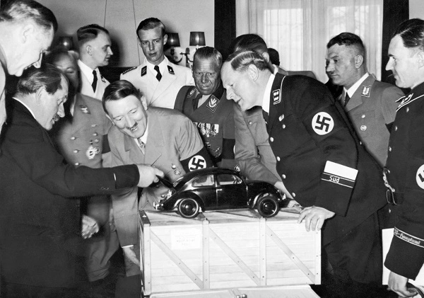 Adolf Hitler och Ferdinand Porsche