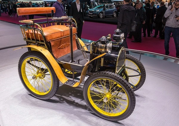 Den första bilen Renault Voiturette