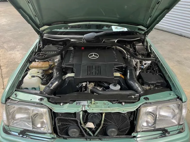 Mercedes-Benz E 500 Oldtimer Image 15