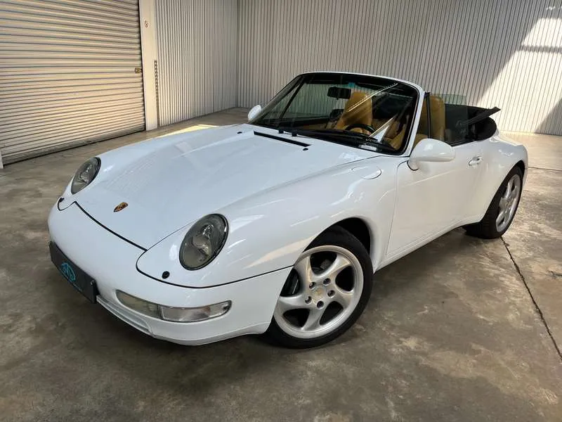 Porsche 911 3.6i Carrera Tiptronic Image 1