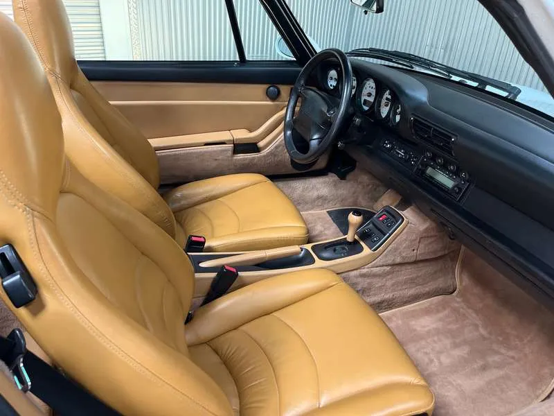 Porsche 911 3.6i Carrera Tiptronic Image 5