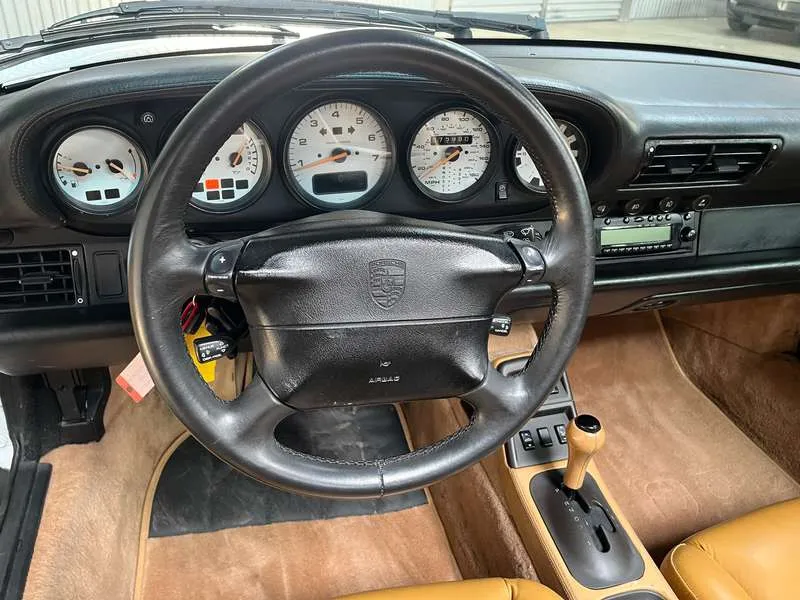 Porsche 911 3.6i Carrera Tiptronic Image 8