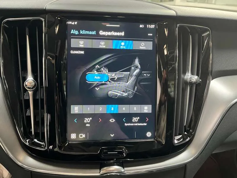 Volvo XC60 XC60 T6 AWD Recharge Core Bright*NEW 0KM NP-27%!!* Image 15