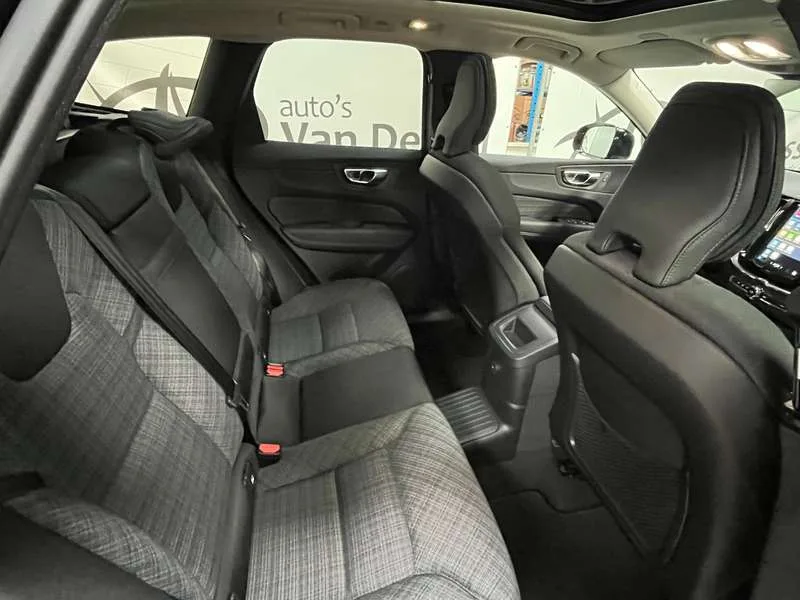 Volvo XC60 XC60 T6 AWD Recharge Core Bright*NEW 0KM NP-27%!!* Image 6