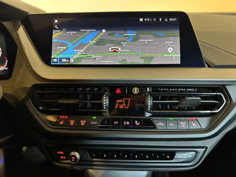 BMW 118 iA - M Sport/Zetelverw/LiveCockpitProfessional/DAB Image 11