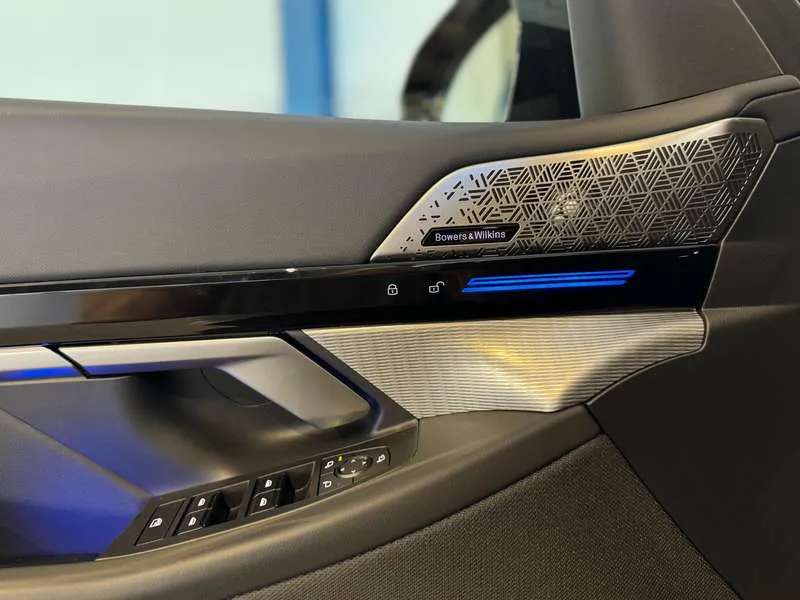 BMW 530 e xDrive Touring - M Sport/Driv.Ass.+/B&W/Trekhaak Image 15