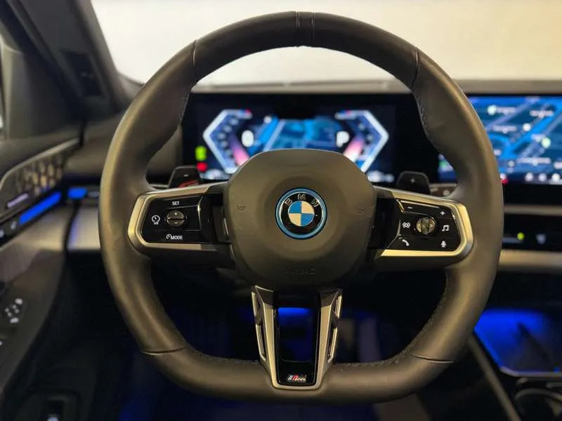 BMW 530 e xDrive Touring - M Sport/Driv.Ass.+/B&W/Trekhaak Image 16