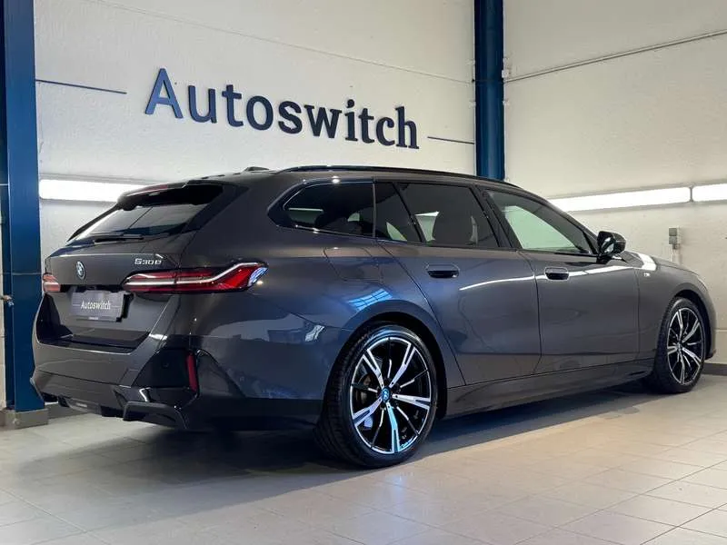 BMW 530 e xDrive Touring - M Sport/Driv.Ass.+/B&W/Trekhaak Image 6