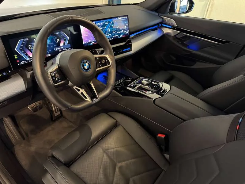 BMW 530 e xDrive Touring - M Sport/Driv.Ass.+/B&W/Trekhaak Image 8