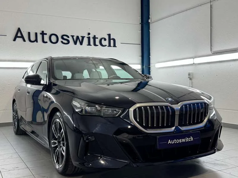 BMW i5 eDrive40 Touring - M Sport/HeadUp/Trekh/DrivAss+/ Image 1