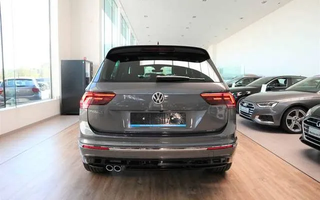Volkswagen Tiguan 2.0TDI 150PK DSG*R-LINE*VELE OPTIES*AAN TOPPRIJS ! Image 9