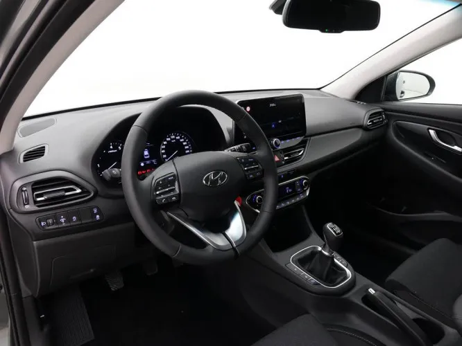 Hyundai i30 1.0i 120 5D MHEV Techno Plus + GPS + Camera + Bi LED + ALU17 Image 8