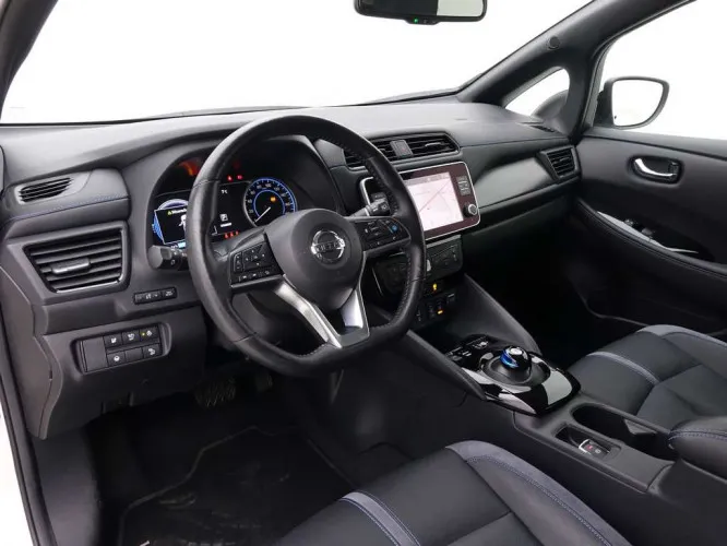 Nissan Leaf 40 kWh Tekna + GPS + LED Lights + ProPilot + 360Cam + Bose Image 8
