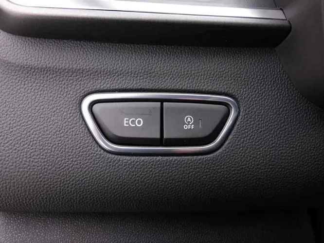 Renault Kadjar TCe 140 EDC Black Edition + GPS + LED Lights + Alu19 Bandana Image 10