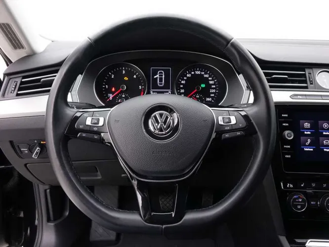 Volkswagen Arteon 2.0 TDi 150 DSG + GPS + Winter Pack + ALU18 Almere + LED Lights Image 10