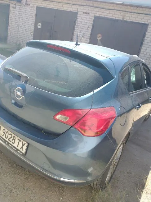 Opel Astra  Image 2