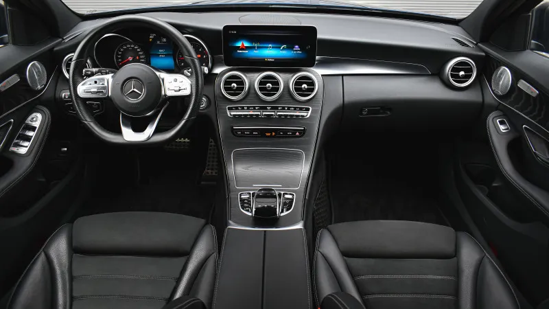 Mercedes-Benz C 300 d T AMG Line 4MATIC Image 9