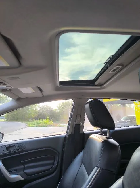 Ford Fiesta  Image 9