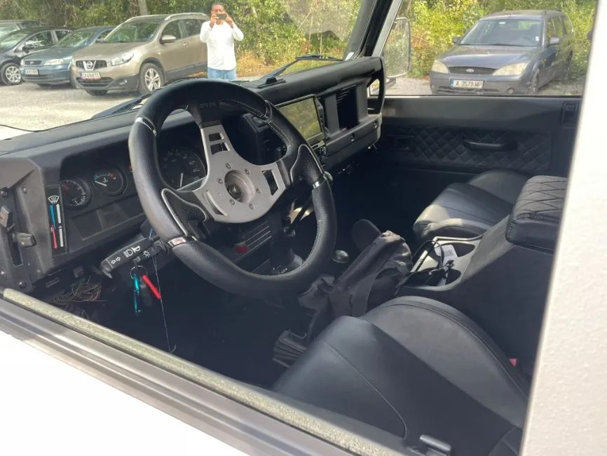 Land Rover Defender Pick Up Truck Crew Cab 110 Image 2