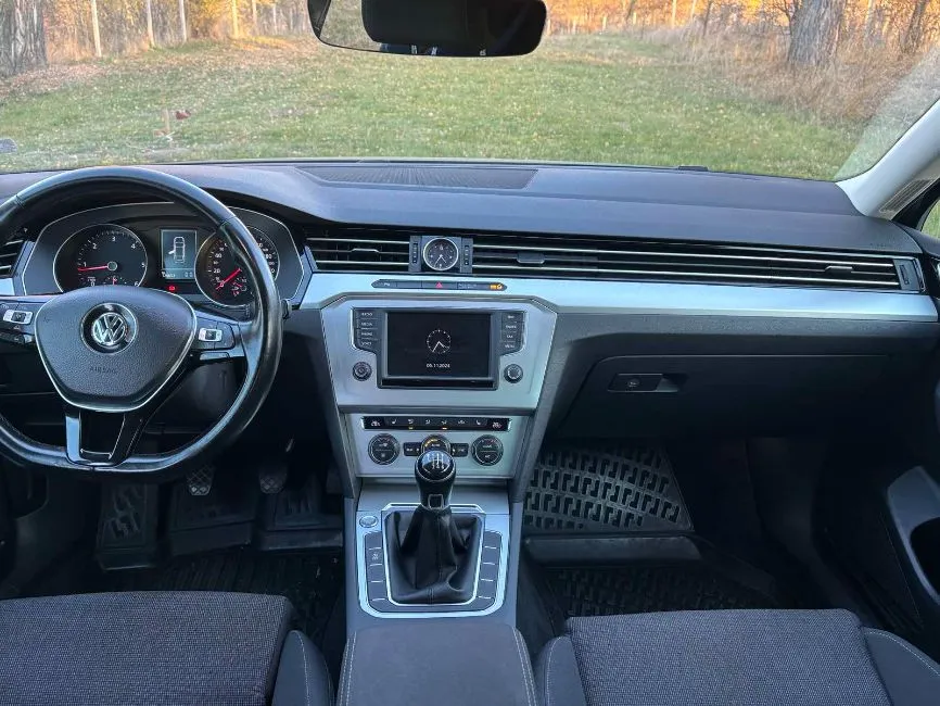 Volkswagen Passat  Image 4