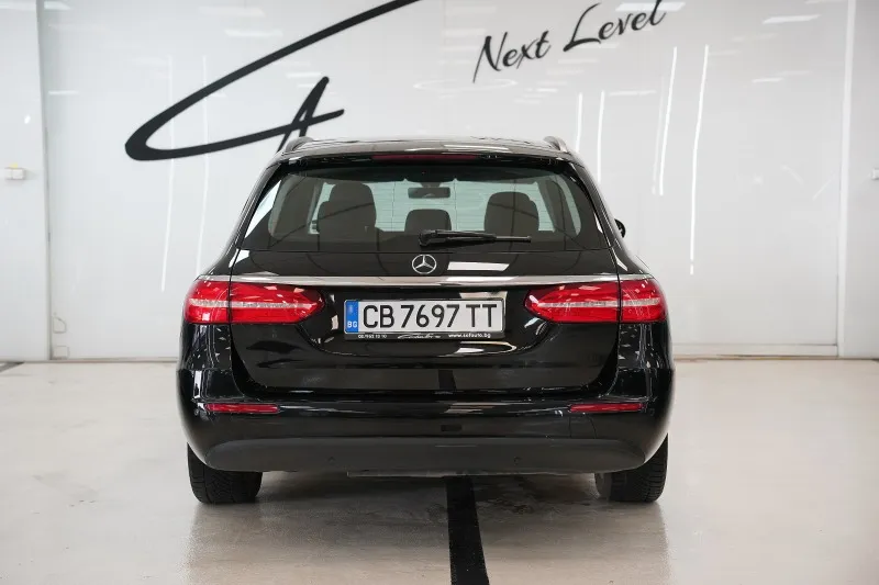 Mercedes-Benz E 200 T-modell Image 2