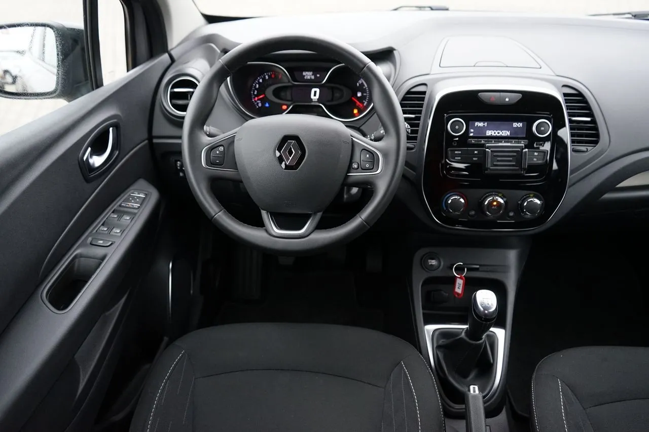 Renault Captur TCe 90 Limited...  Image 9