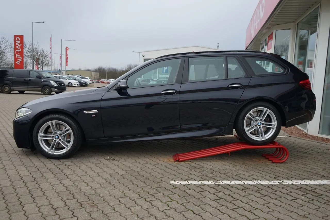 BMW 5er Reihe 530d Touring Sport-Aut....  Image 2