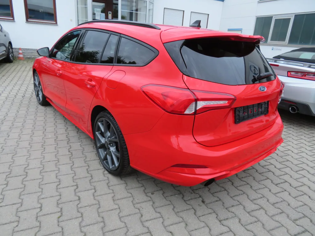 Ford Focus TURNIER 2.3 ST*STYLING PAKET*PERFORMANCE* Image 9