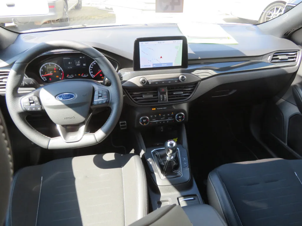 Ford Focus TURNIER 2,3 ST*PERFORMANCE*NAVI*IACC* Image 9