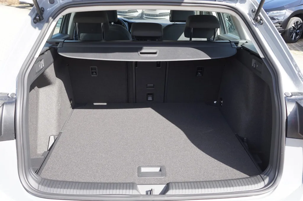 Volkswagen Golf VARIANT 8 2.0 TDI DSG STYLE*NAVI*UPE 42.250 Image 10