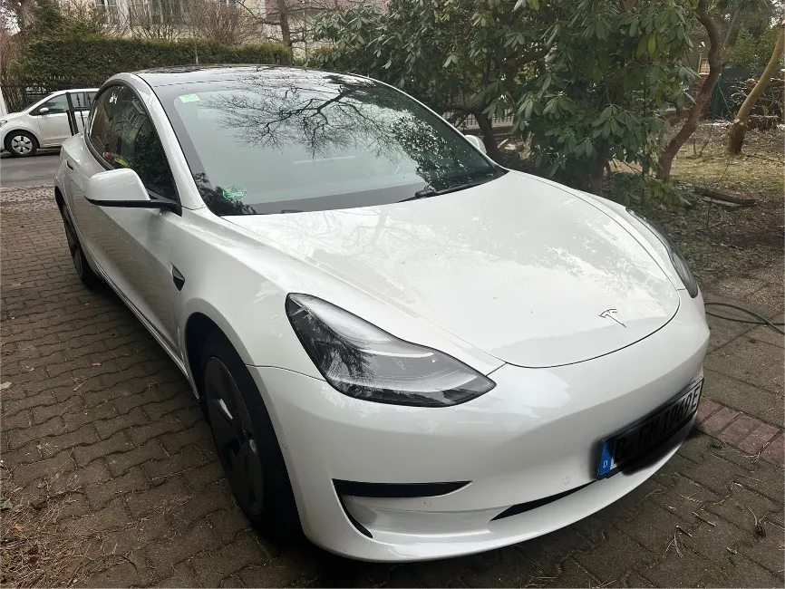 Tesla Model 3  Image 2