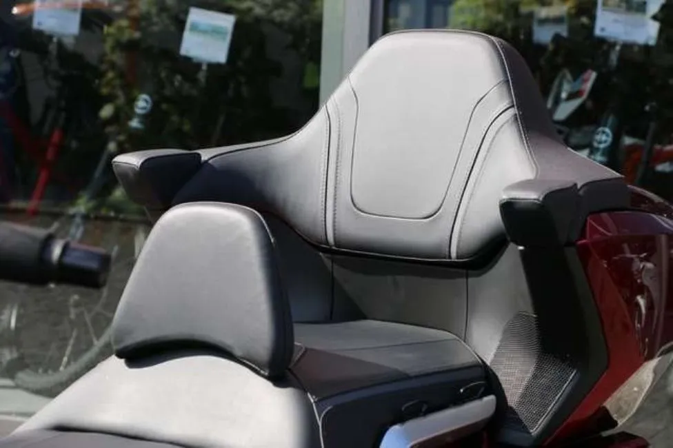 Honda GL 1800 GL 1800 Goldwing DCT Image 3