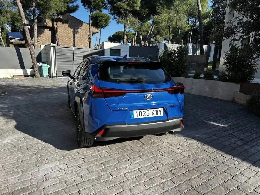 Lexus UX 250h Business Navigation 2WD Image 5