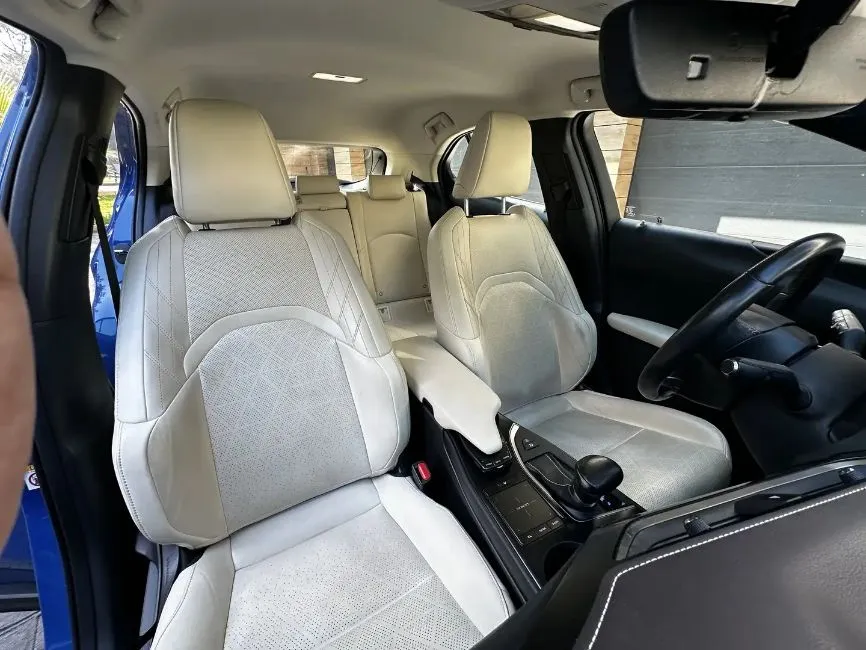 Lexus UX 250h Business Navigation 2WD Image 7