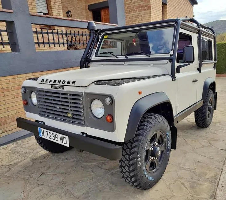 Land Rover Defender 90 único Image 1