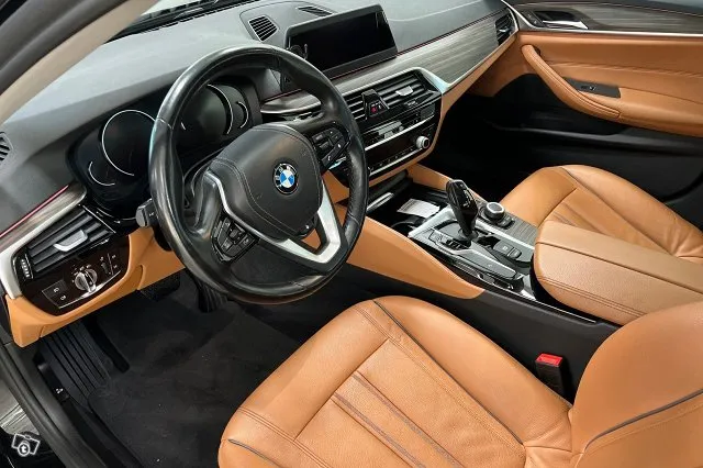 BMW 520 520 dA Touring xDrive Luxury Line Winter * LED / Nahat / Sähkötoiminen takaluukku* Image 8