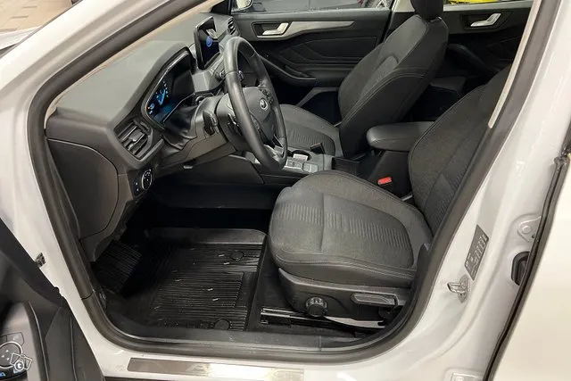 Ford Focus 1,5 EcoBoost 150hv A8 Active Wagon *Navi / Mukautuva vakkari * Image 9