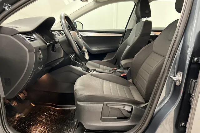 Skoda Octavia Combi 1,4 TSI Elegance * Koukku / Xenon * Image 9