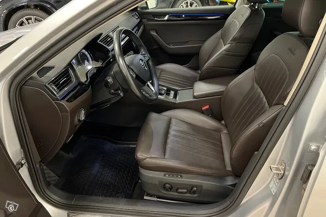 Skoda Superb Combi 2,0 TDI 150 L&K BusinessLine DSG * Canton / Webasto / Panorama * Image 9