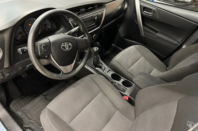 Toyota Auris 1,33 Dual VVT-i Life 5ov * Vetokoukku / lohko+sisäp. / autom. ilmastointi * Image 6
