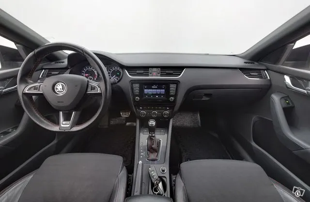 Skoda Octavia Combi 2,0 TDI RS DSG Autom. / Juuri tehty jakopää / Adapt. vakkari / Pa. Lisälämmitin / Image 9