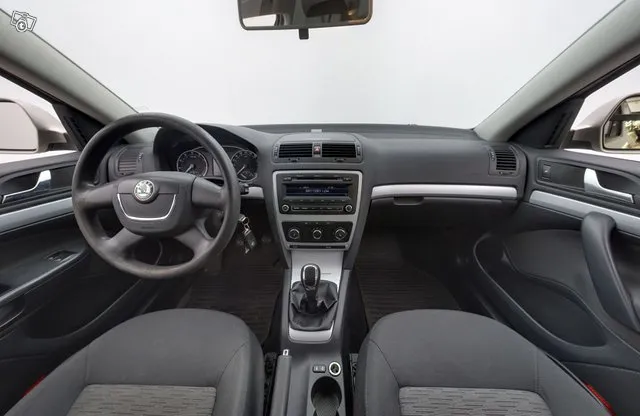 Skoda Octavia Combi 1,4 TSI Ambiente Green tec / Suomi-auto / Vetokoukku / Lohkolämmitin / 2x renkaat / Image 9