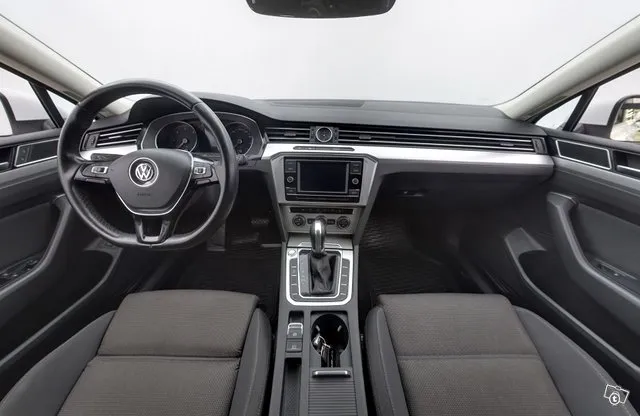 Volkswagen Passat Variant Comfortline 2,0 TDI SCR 110 kW DSG / Adapt. Vakkari / PA-lämmitin / LED-ajovalot / Image 9