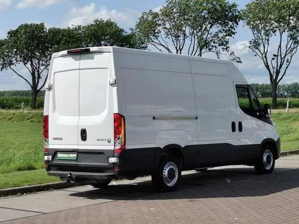 Iveco Daily 35S14 L2H2 Airco 3.5T-Trek Image 3