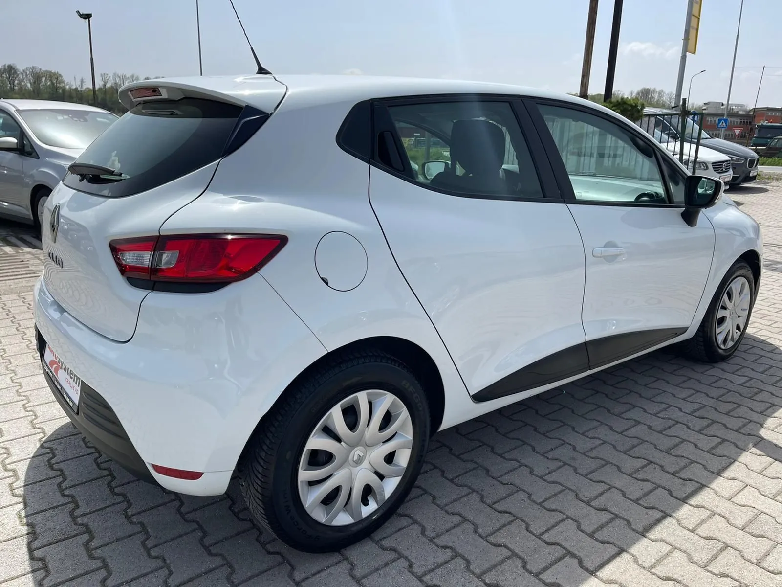 Renault Clio 1.5 DCI KREDITI NA LICU MESTA Image 3