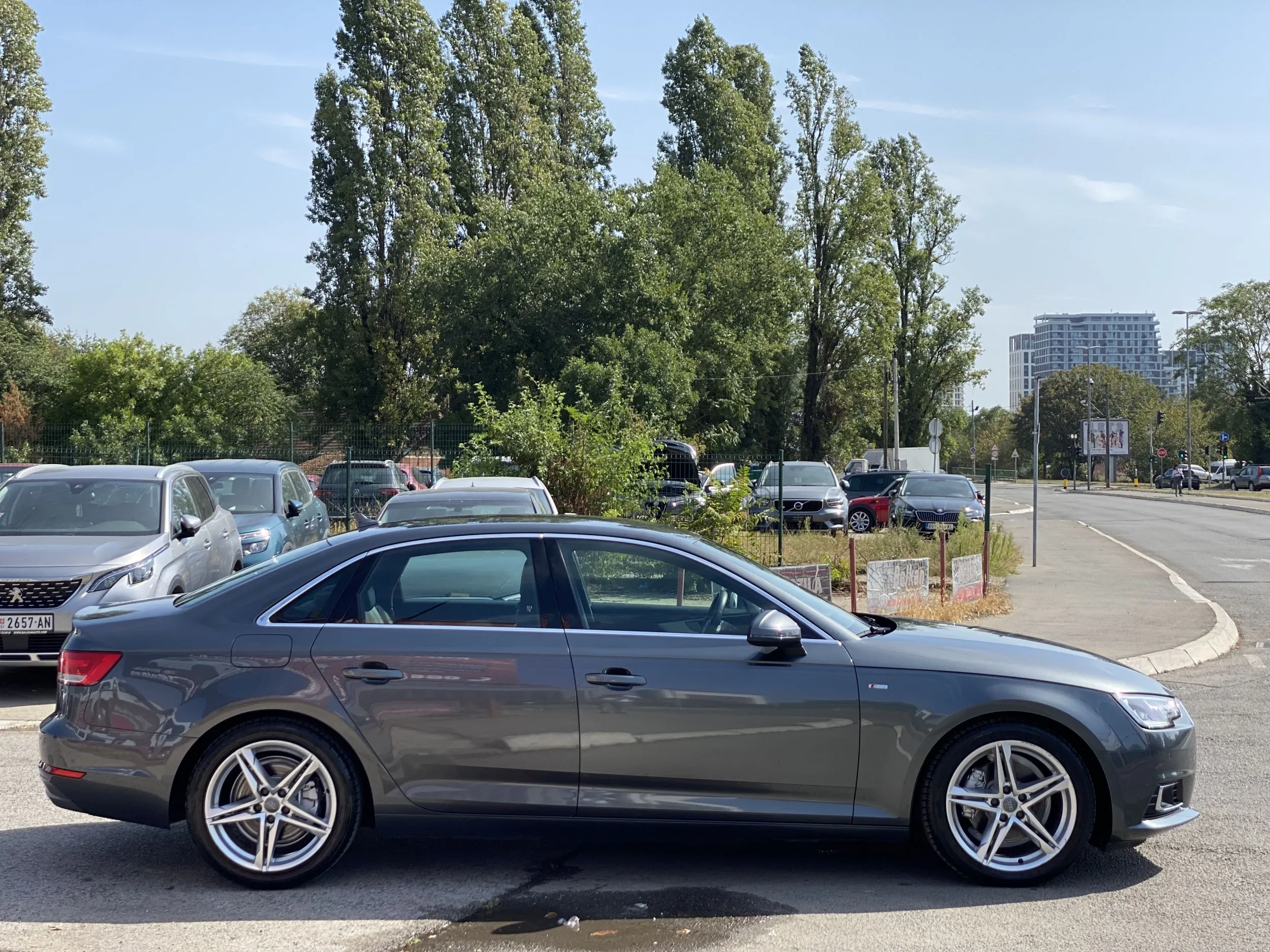 Audi A4 2.0TDI/SLINE/XEN/AUT Image 4