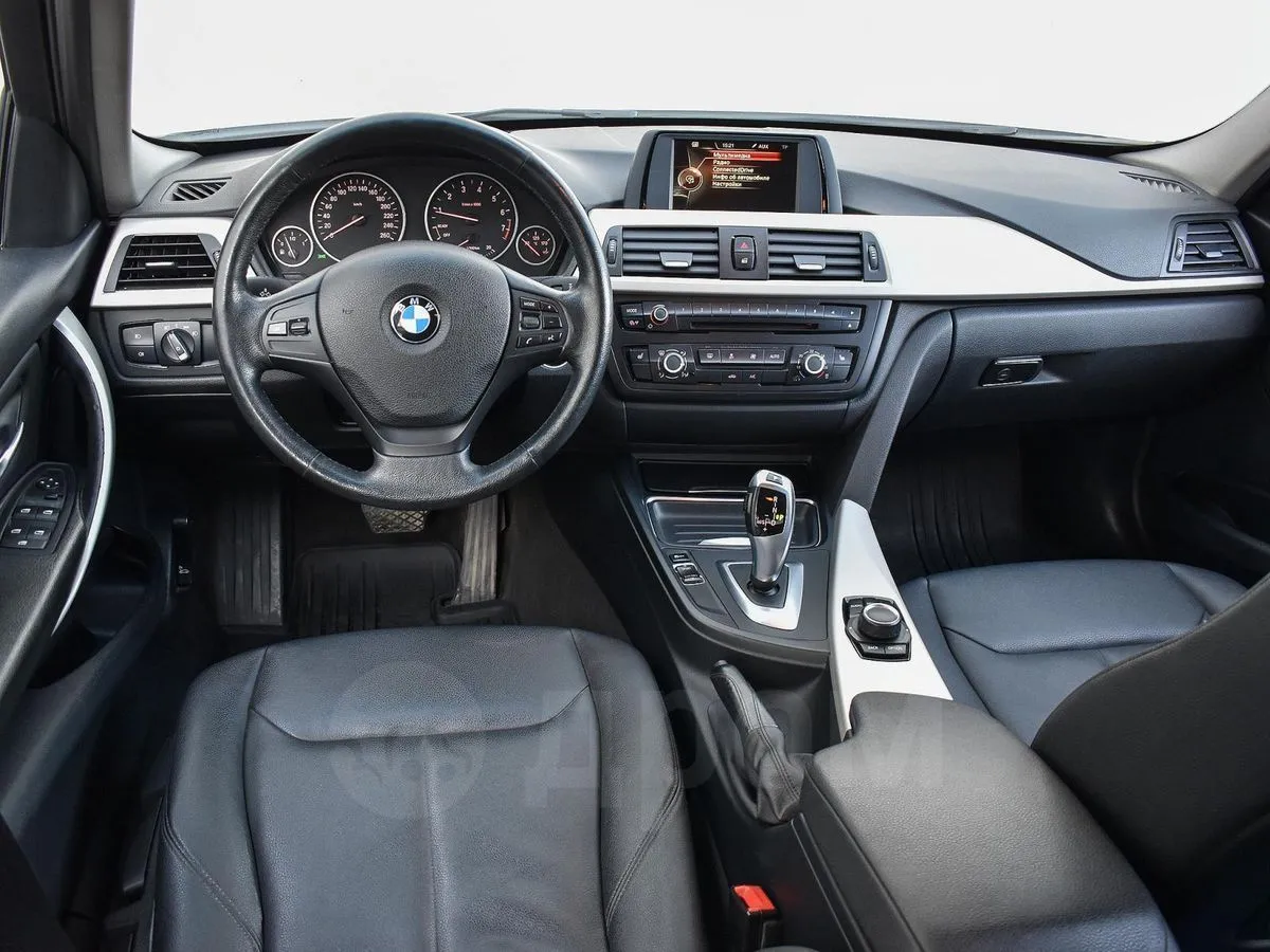 BMW 3-Series  Image 1