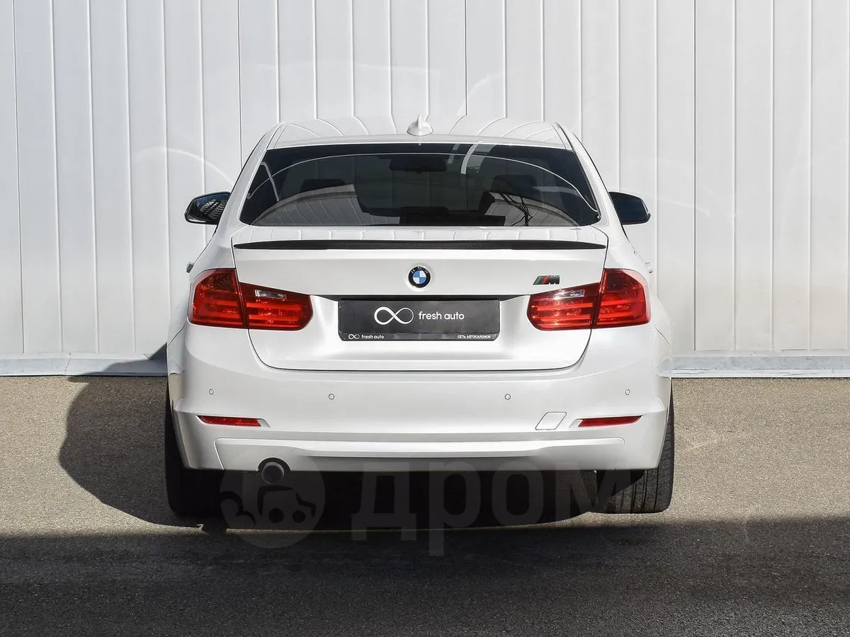 BMW 3-Series  Image 5