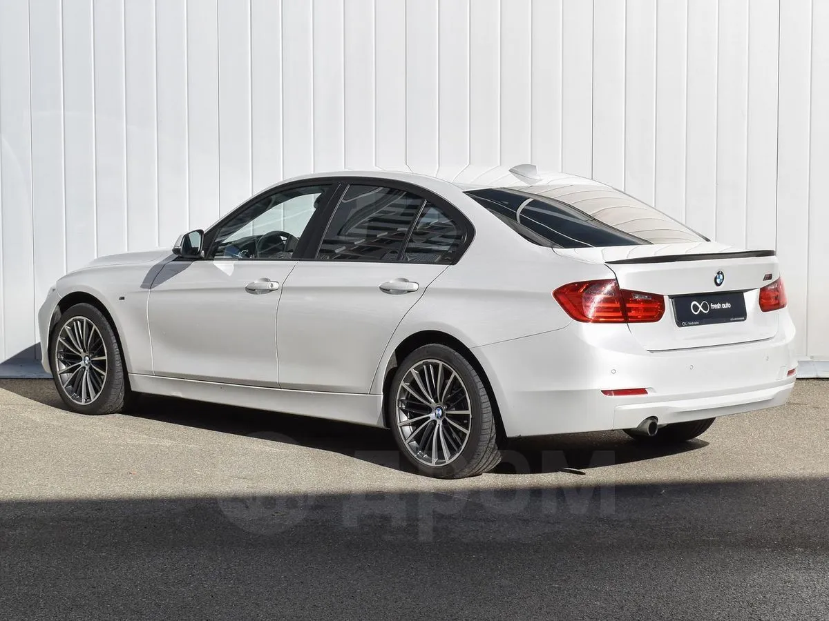 BMW 3-Series  Image 7