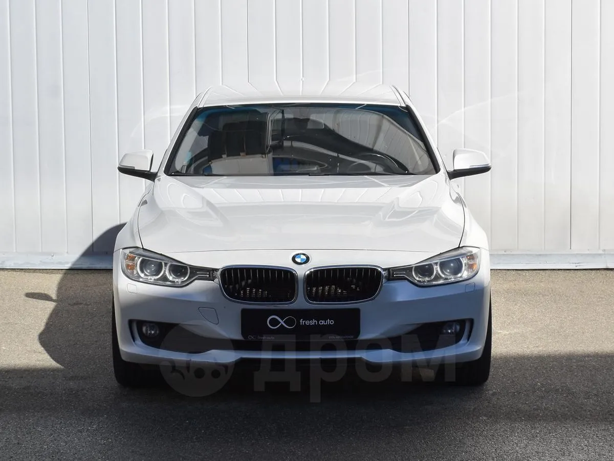 BMW 3-Series  Image 8